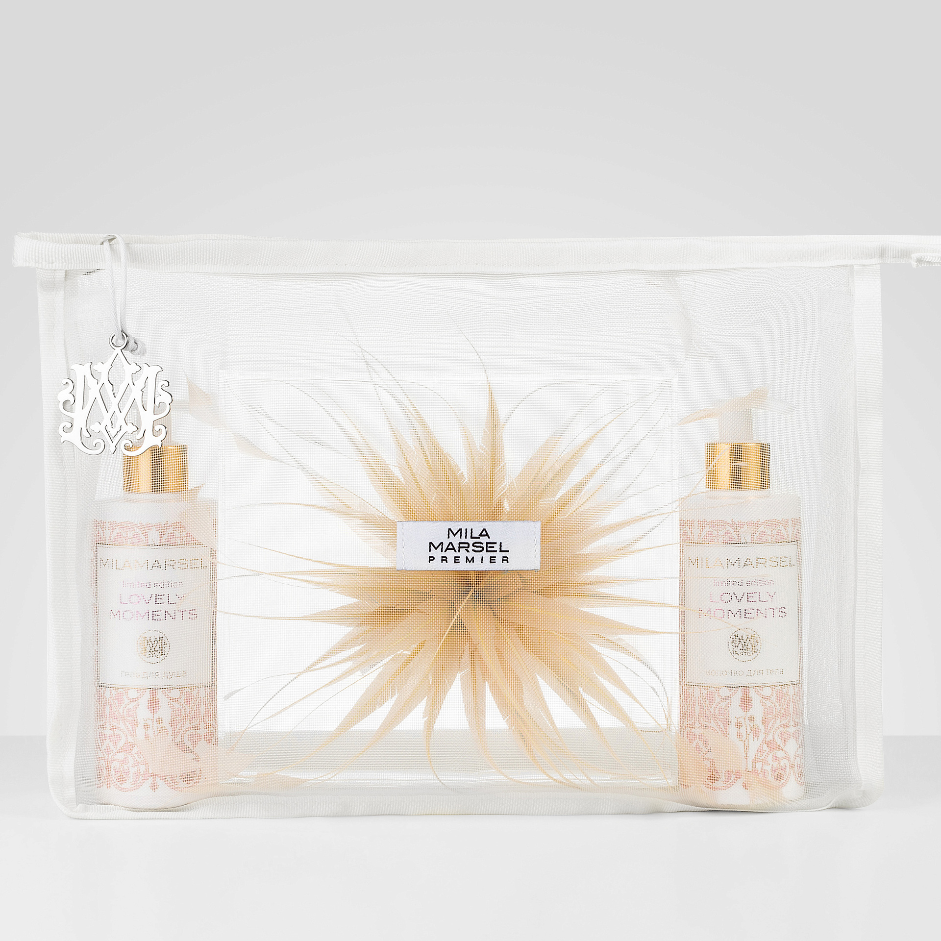 Подарочный набор Lovely Moments: Гель для душа, Молочко для тела, Брошь Цветок, фото